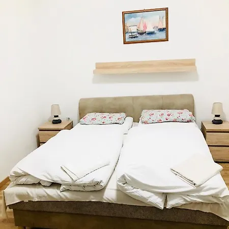 Frater Tanya Bed & Breakfast Halap